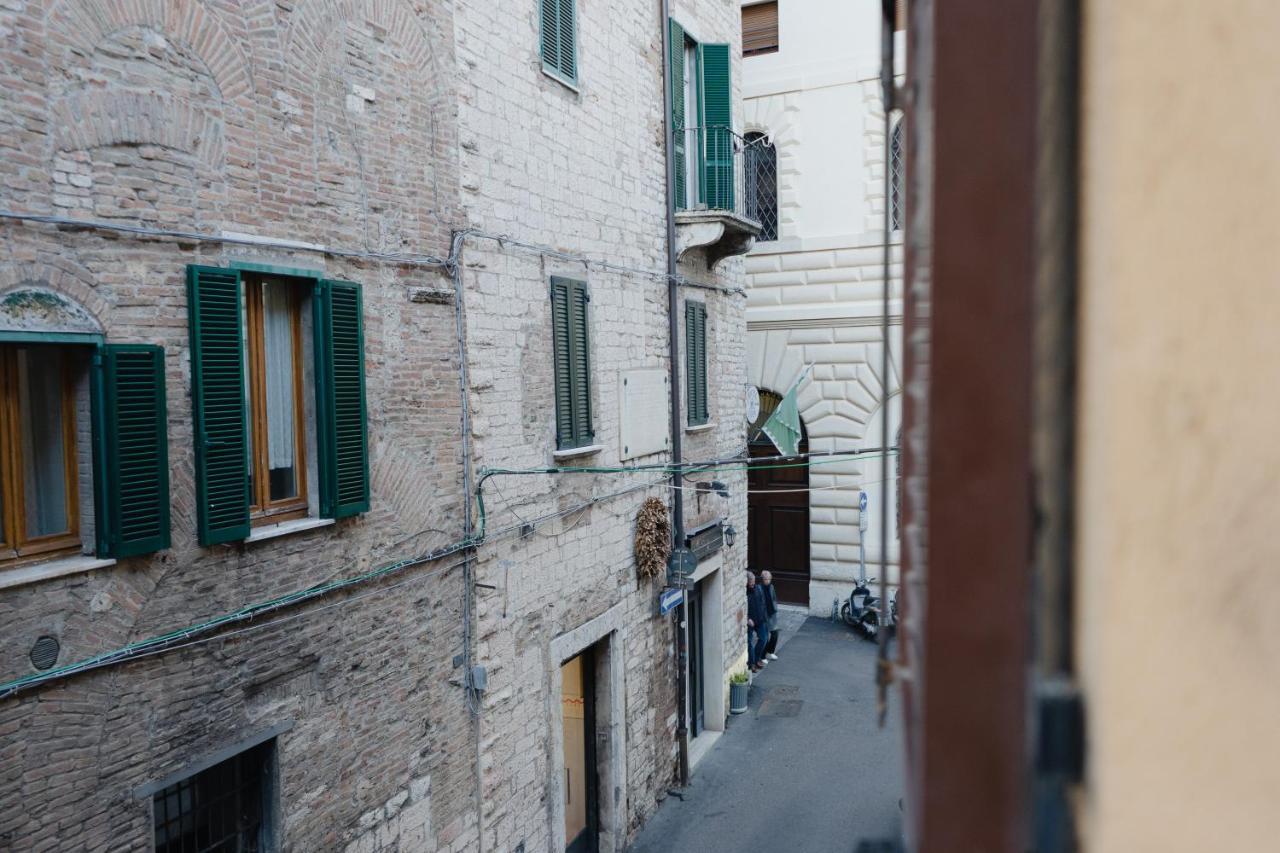Exclusive Apartment In Piazza Italia In Perugia Exteriör bild